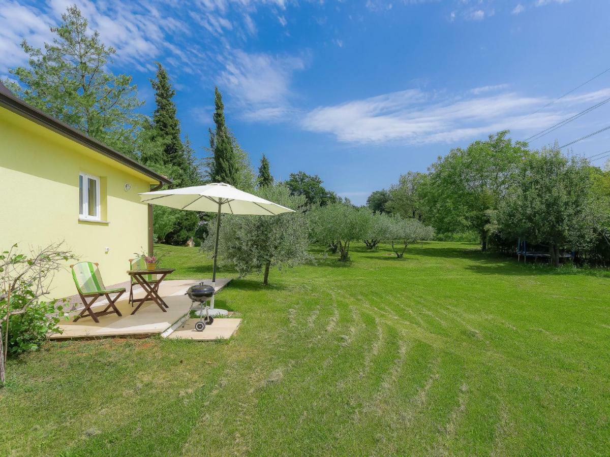 Holiday Home Lucija Vinež Exterior foto