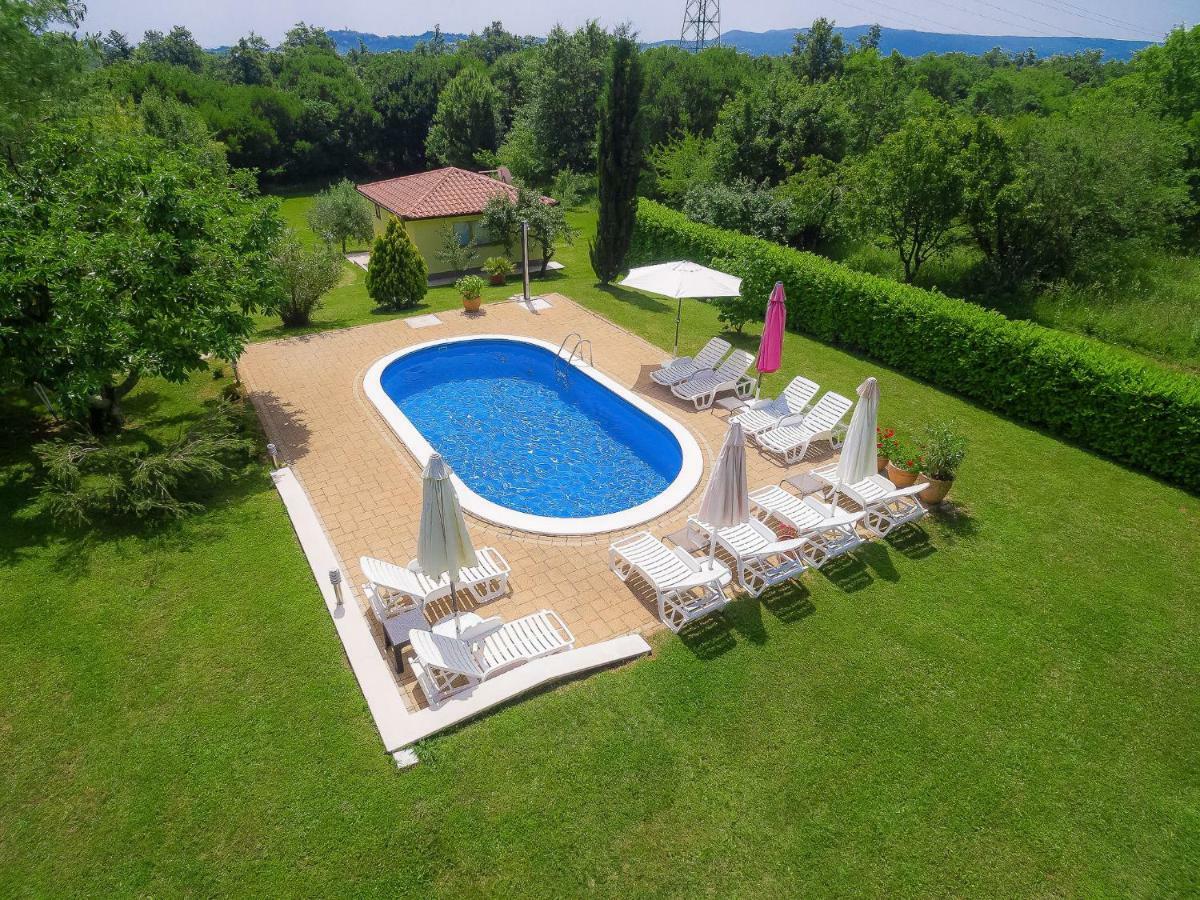 Holiday Home Lucija Vinež Exterior foto