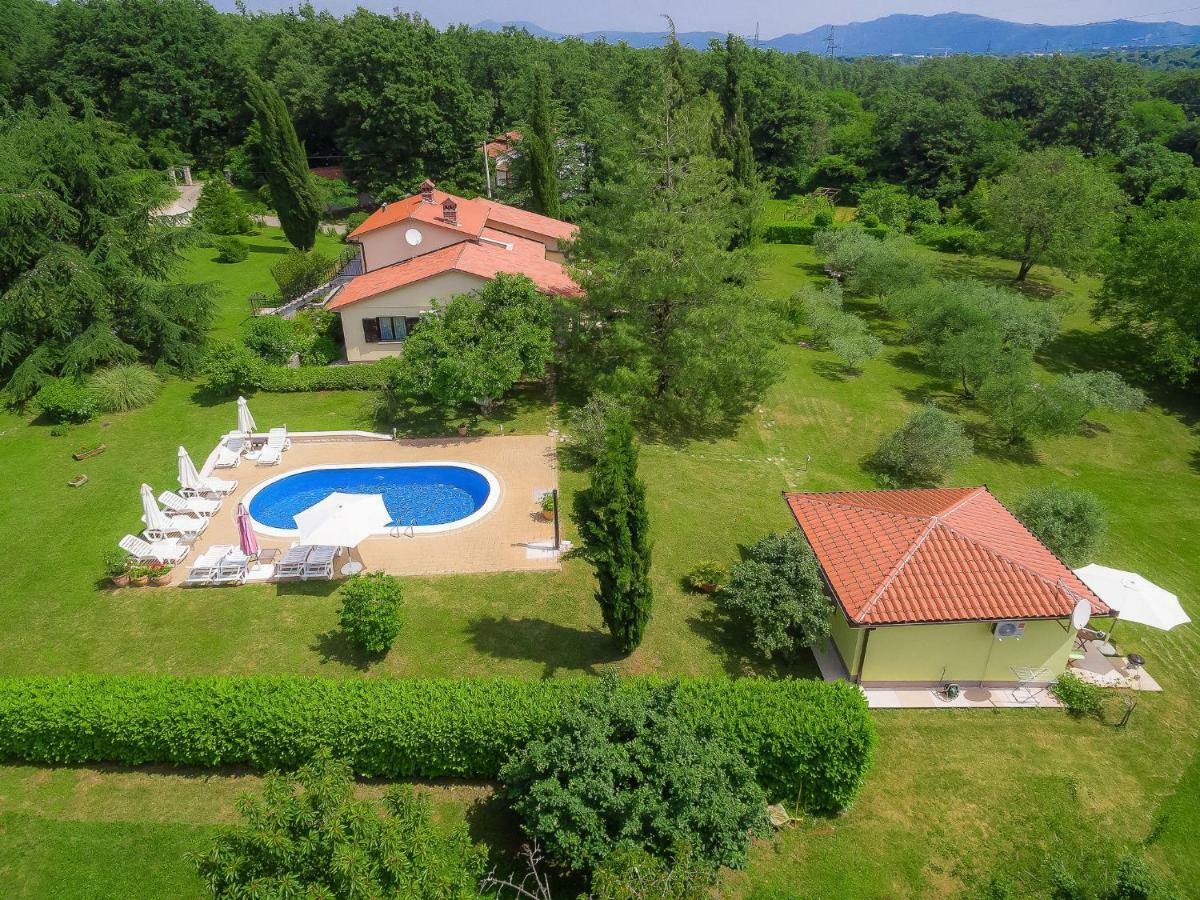 Holiday Home Lucija Vinež Exterior foto