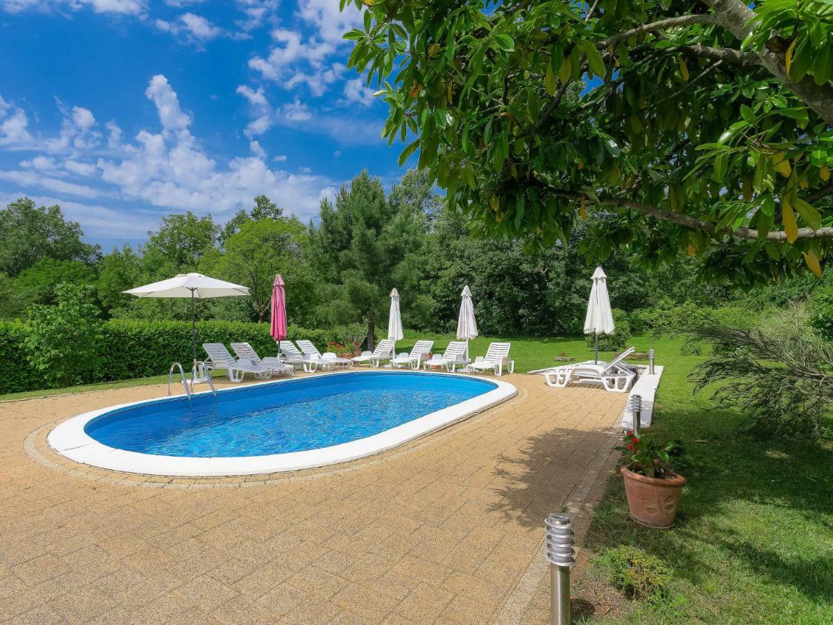 Holiday Home Lucija Vinež Exterior foto