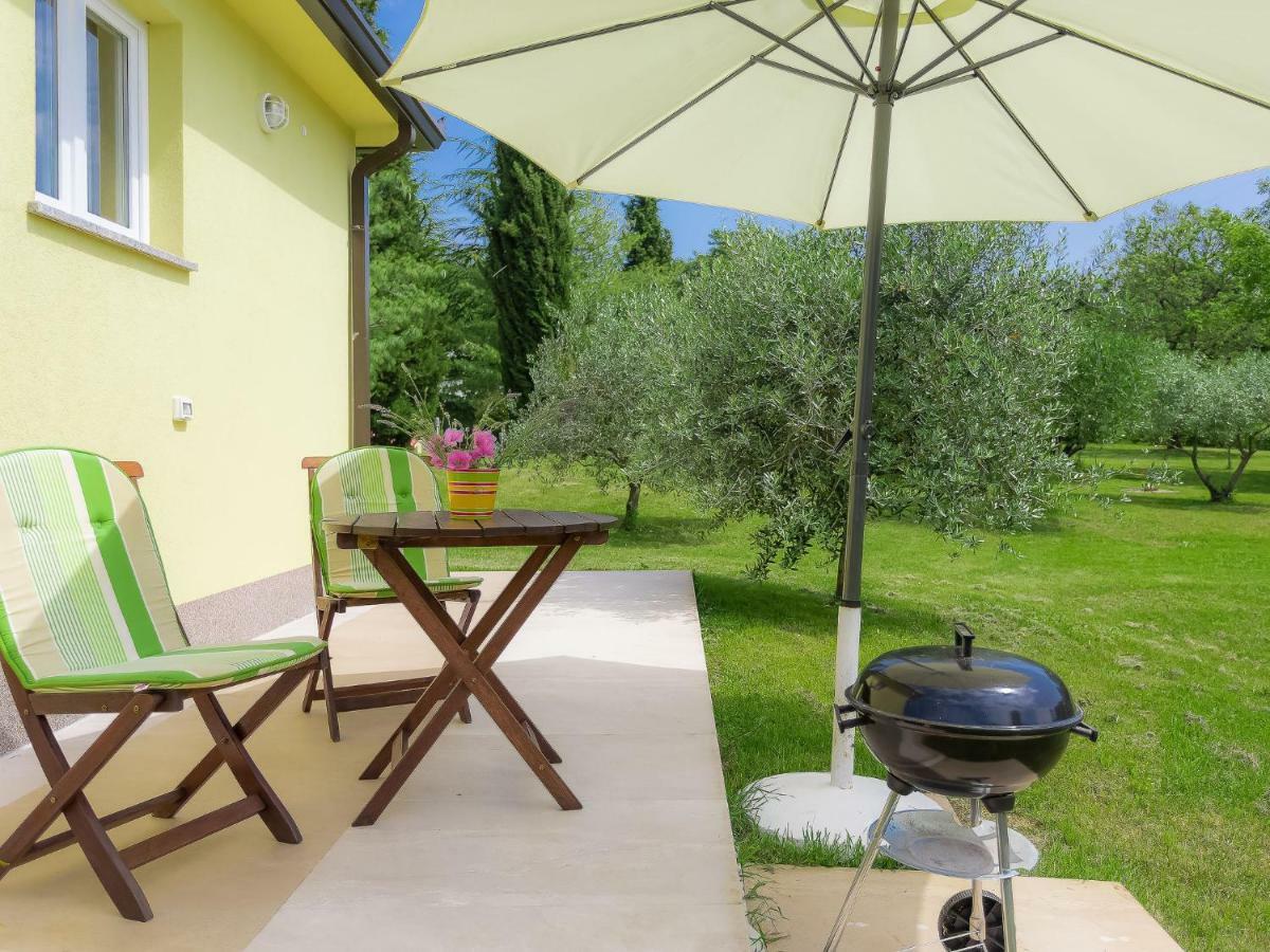 Holiday Home Lucija Vinež Exterior foto